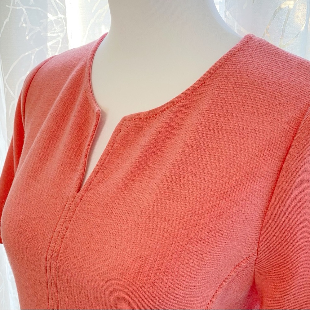 St. John light pink knit short sleeve midi shift dress - Picture 2 of 9